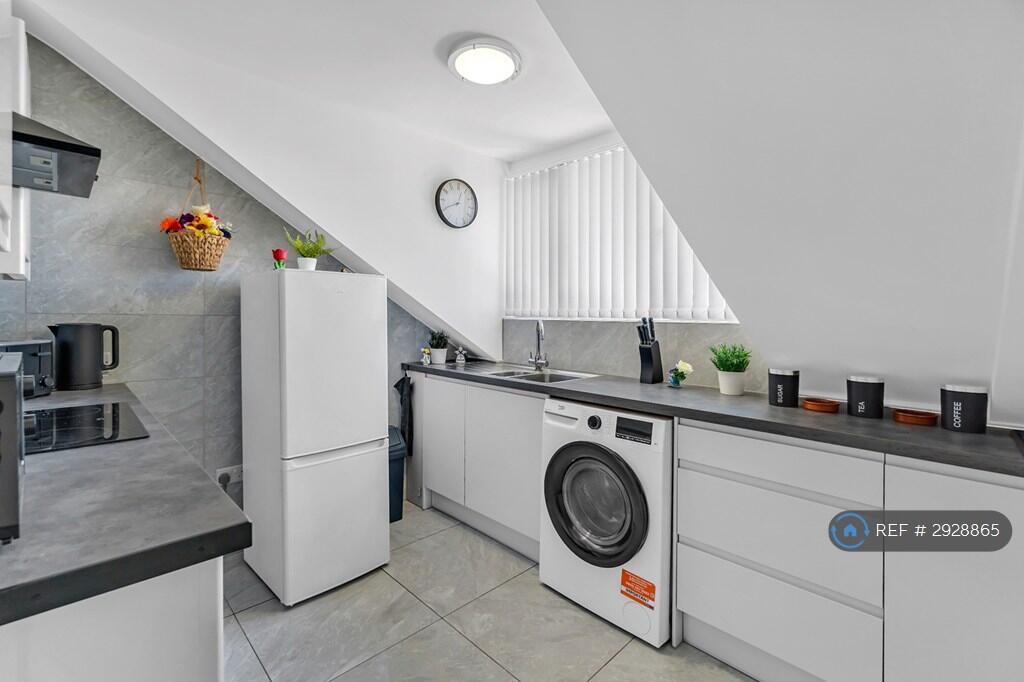 1 bedroom house share for rent