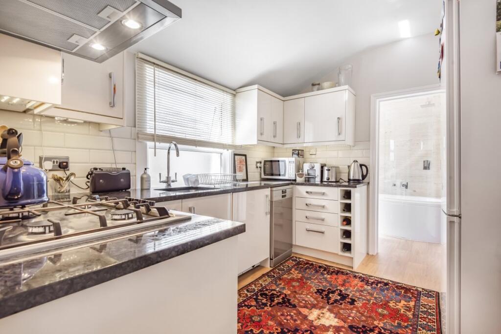Apartment in London - View 3