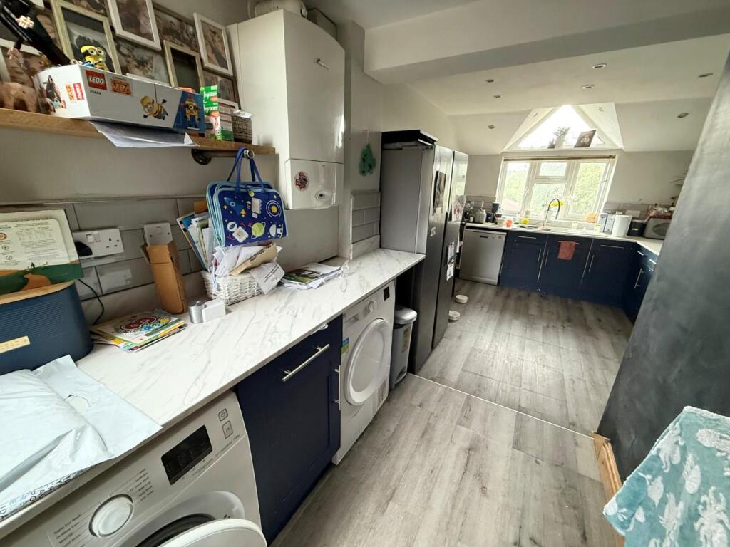House in Northampton, Spring Park, Kingsthorpe - More