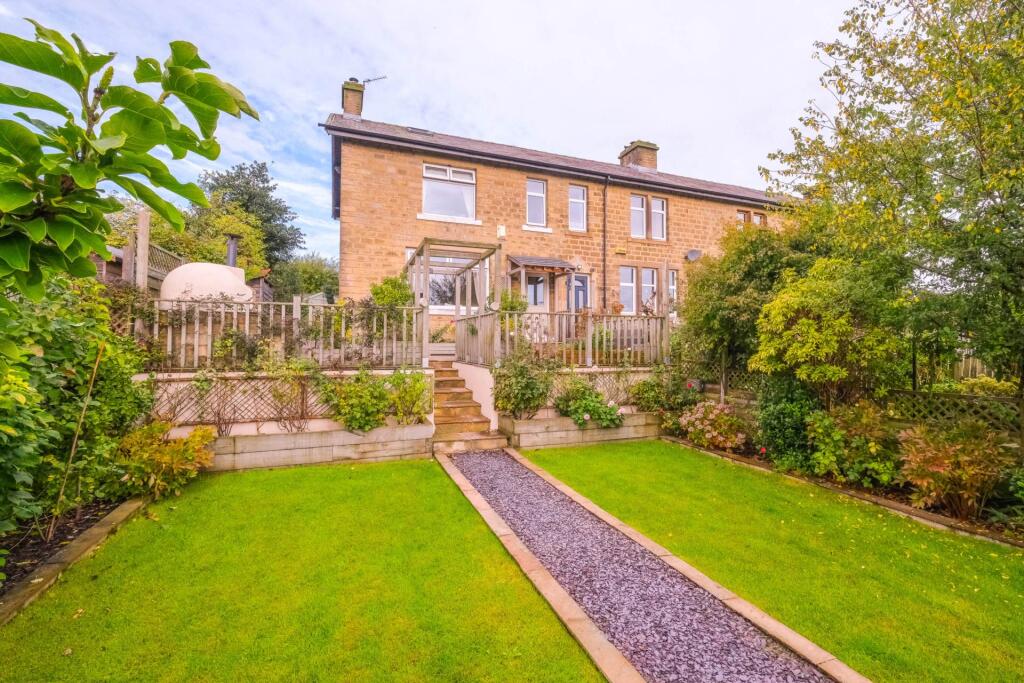 3-bed terraced on Derwent Road, Meltham, £285,000