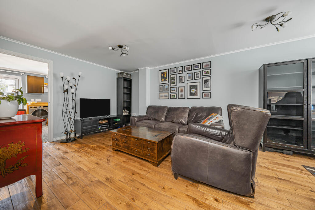 Eltham Avenue, Cippenham photo 3