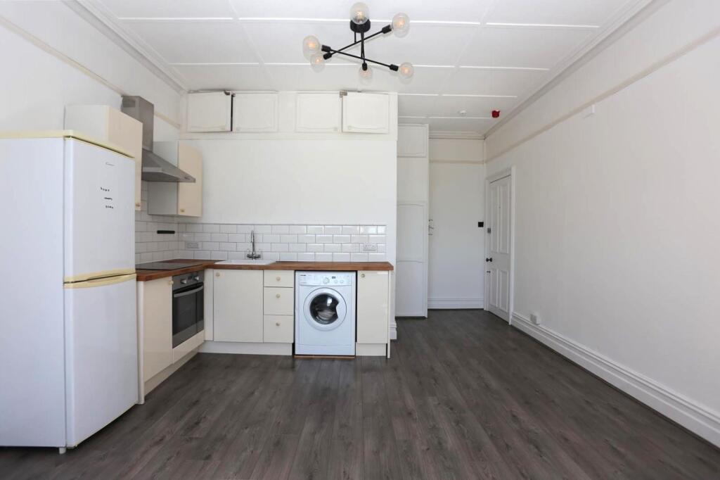 Apartment in Hove, Brighton and Hove - View 5