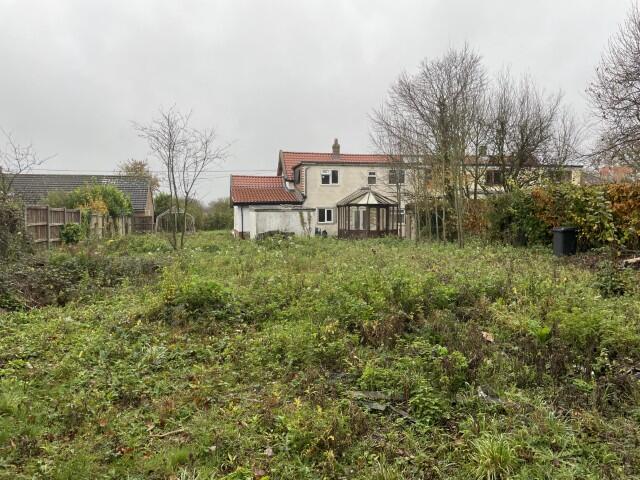 Flordonia, Wymondham Road, Wreningham, Norwich, Norfolk NR16 1AT photo 2