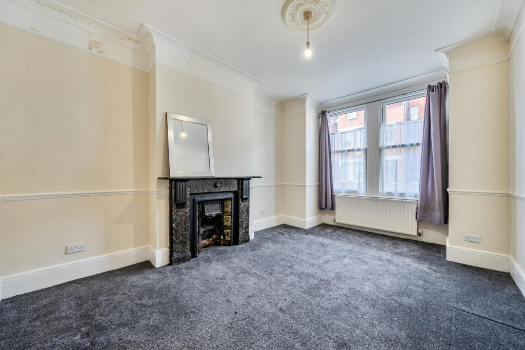 Apartment in London - View 2