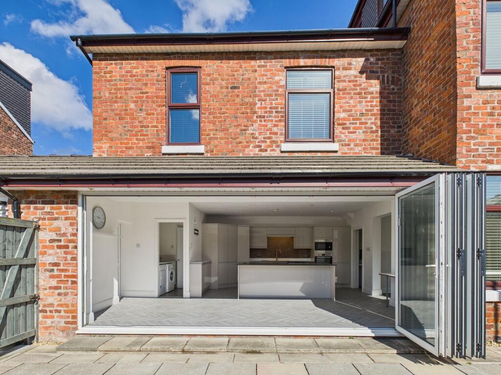 4-bed semi-detached on Gordon Avenue, Southport, PR9, £365,000