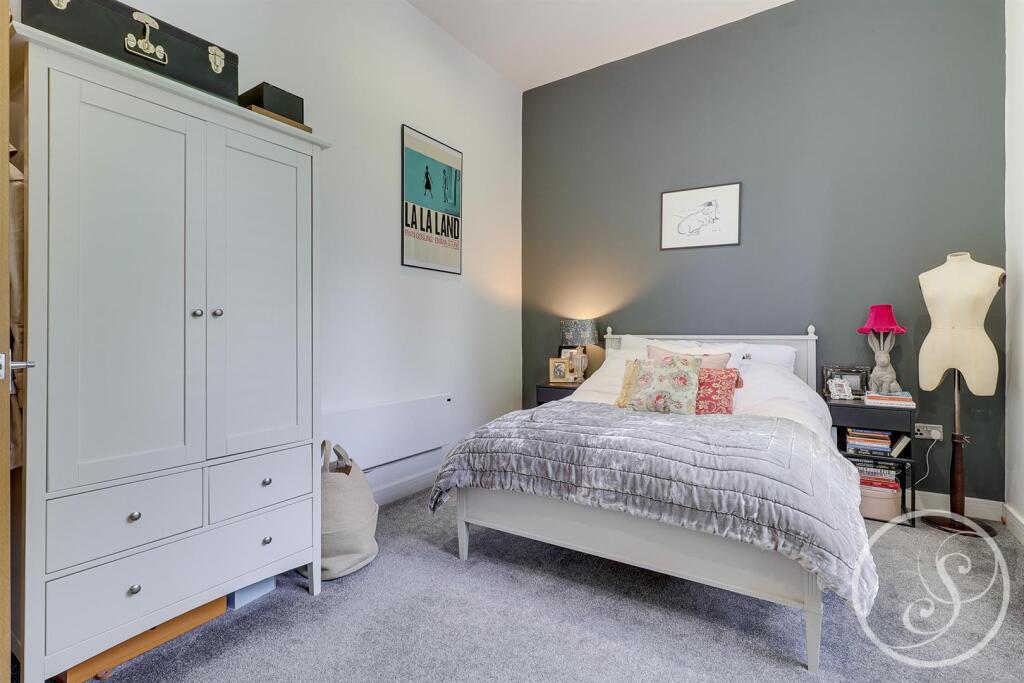 Apartment in Leeds, West Yorkshire - More