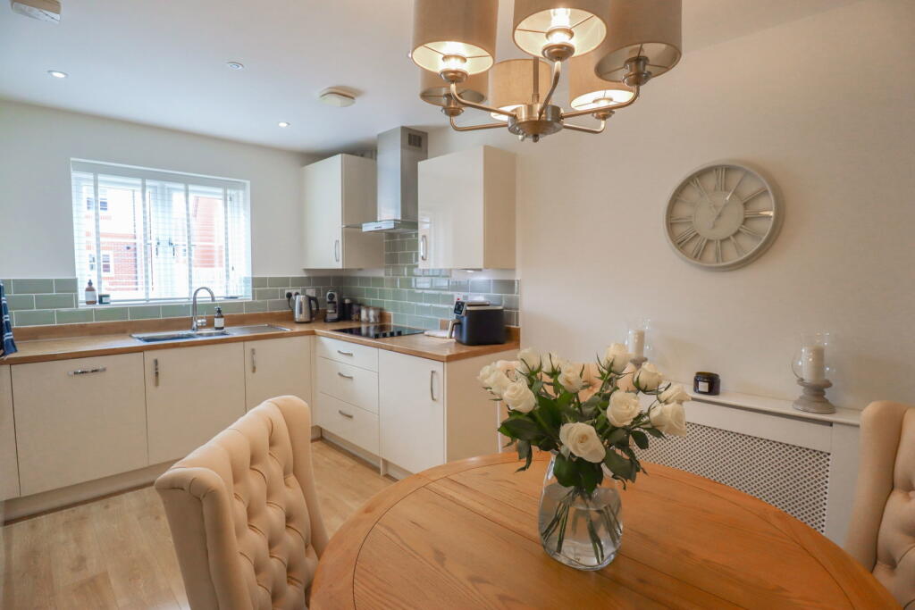 House in Swindon - View 4