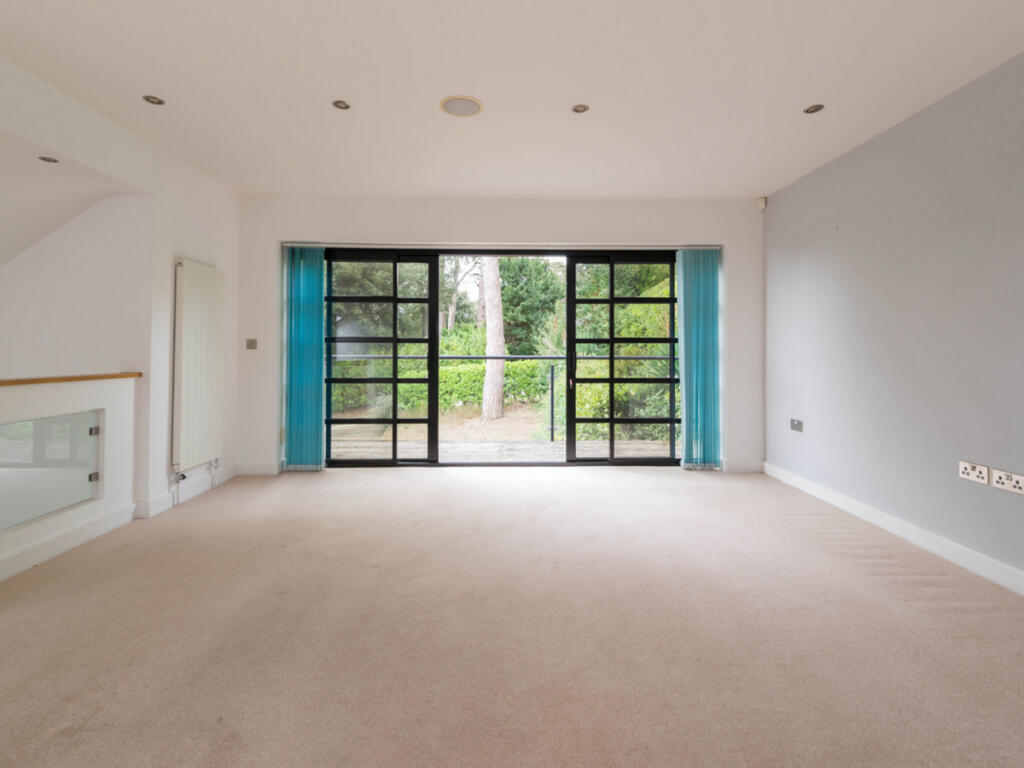 House in Dover, St. Margaret's at Cliffe - View 4