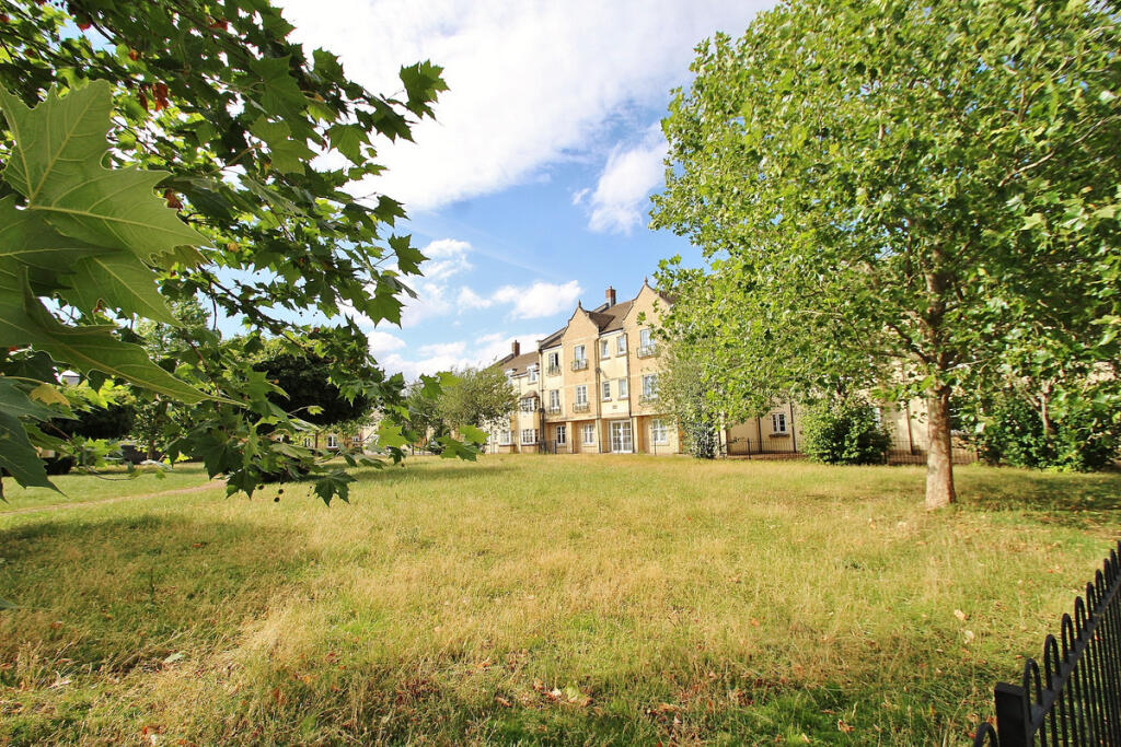 Main image of property: 34 Woodley Green, Witney, OX28