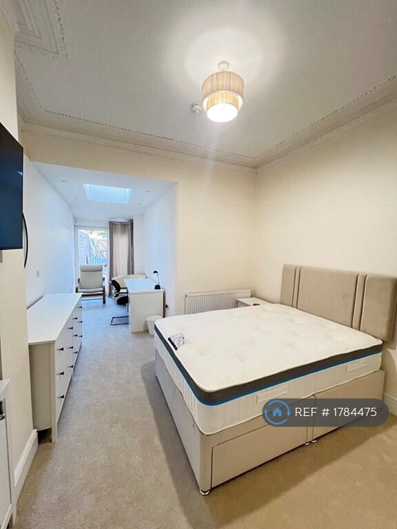 Main image of property: Fishponds Road, Bristol, BS16