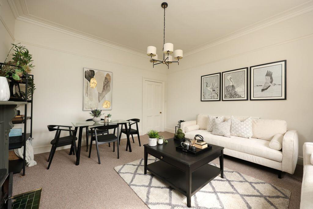 Apartment in Bristol, Clifton - View 3