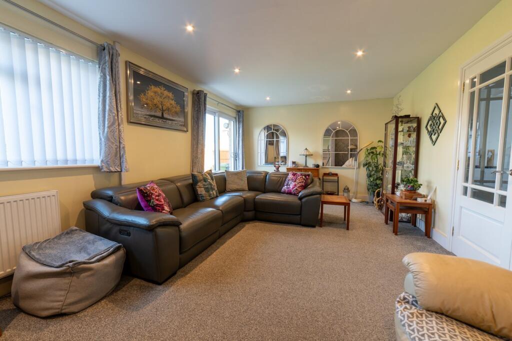 Ashmead Drive, Gotherington, Cheltenham, GL52 photo 4