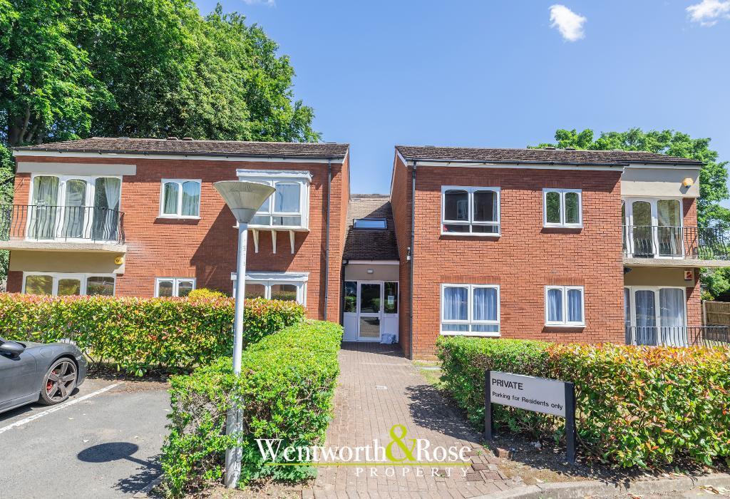 Main image of property: 196 Harborne Park Road, Harborne, Birmingham, B17 0BP