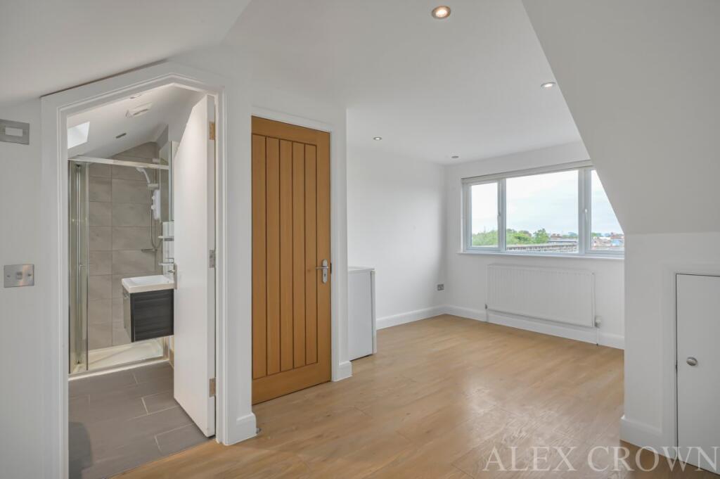 Apartment in London - View 5