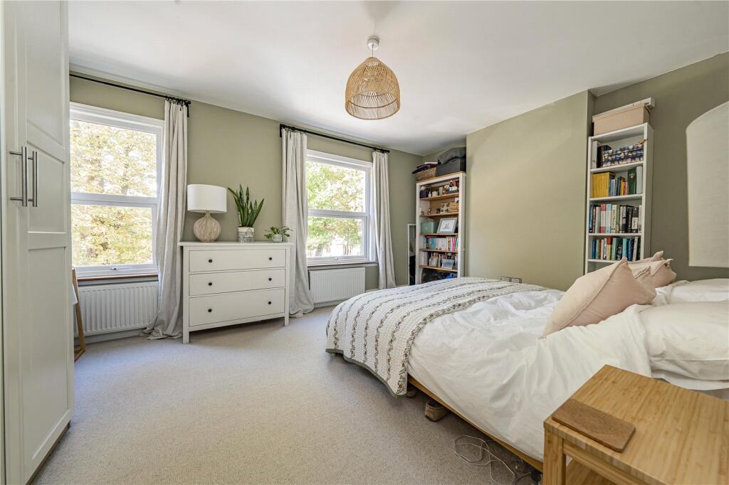 House in London, Yiewsley - More