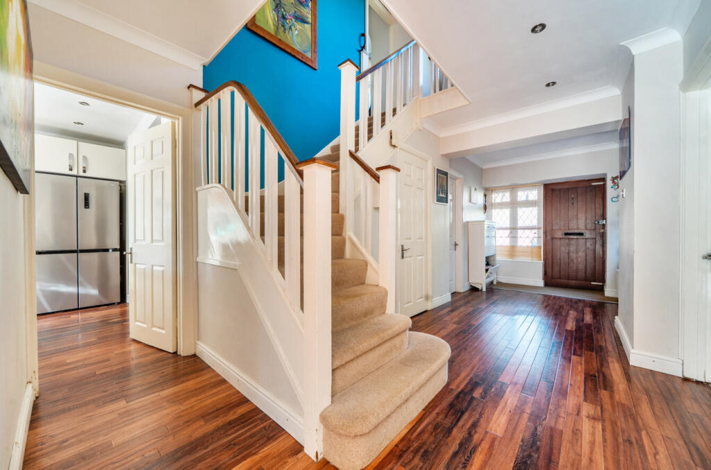 House in Guildford - View 5