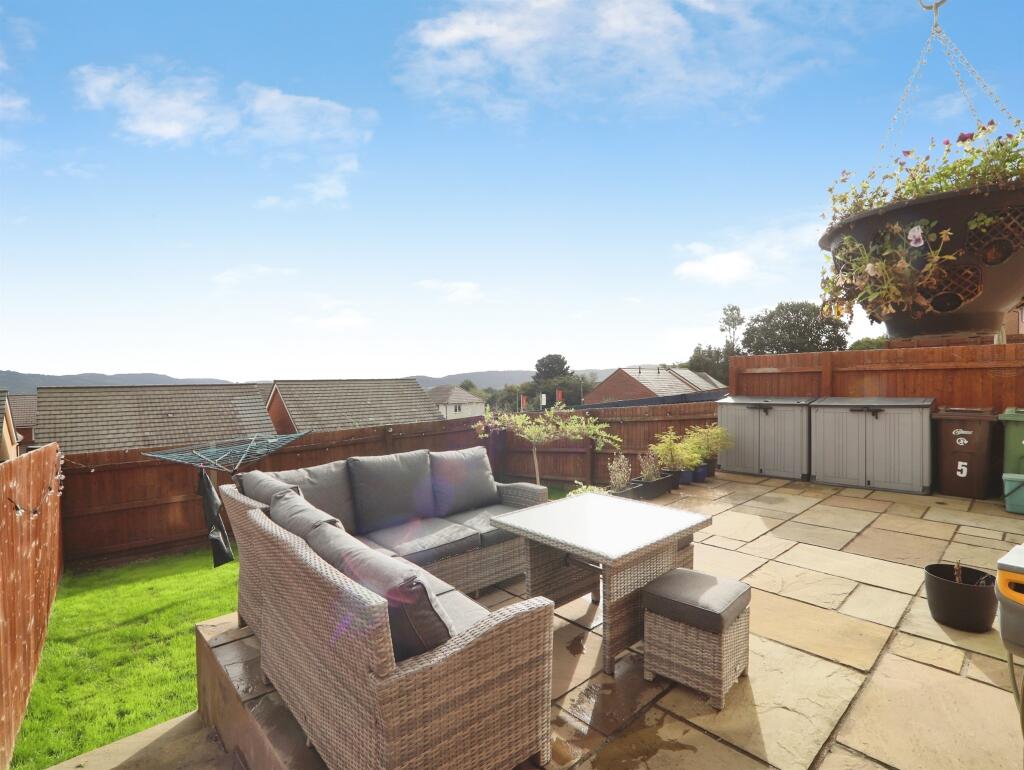 House in Caerphilly, Hendredenny, Penyrheol Trecenydd & Energlyn - View 2