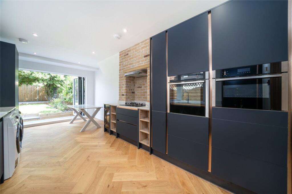 Grove Road, London, E17 – pohled 3