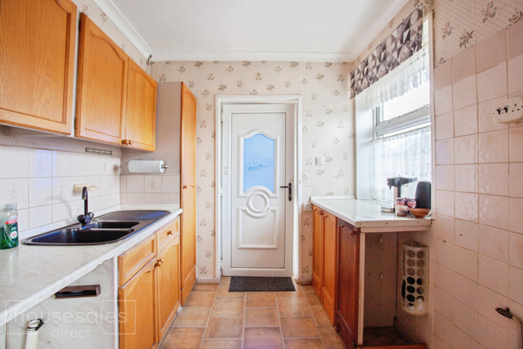 Sunnybank Crescent Brinsworth, Rotherham, S60 photo 2