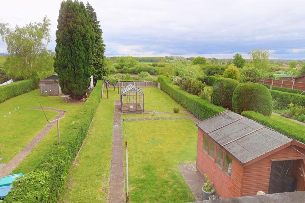Dee Park, Holt, Wrexham photo 4