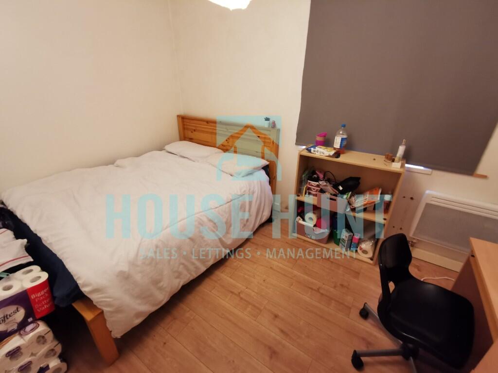 6 bedroom terraced house for rent