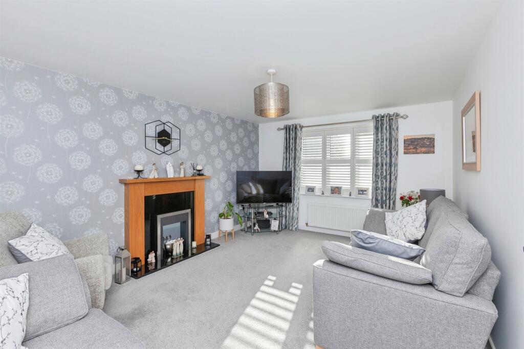 Frezenberg Close, Burbage, Hinckley photo 4