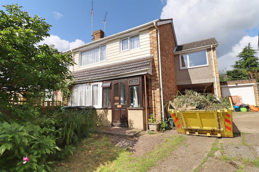 Main image of property: Clairmont Close, Braintree