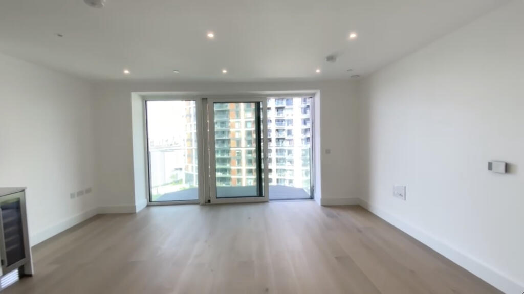 1-bed apartment on Forbes Apartments, 6 Brigadier Walk, London, Kent, SE18, £449,000