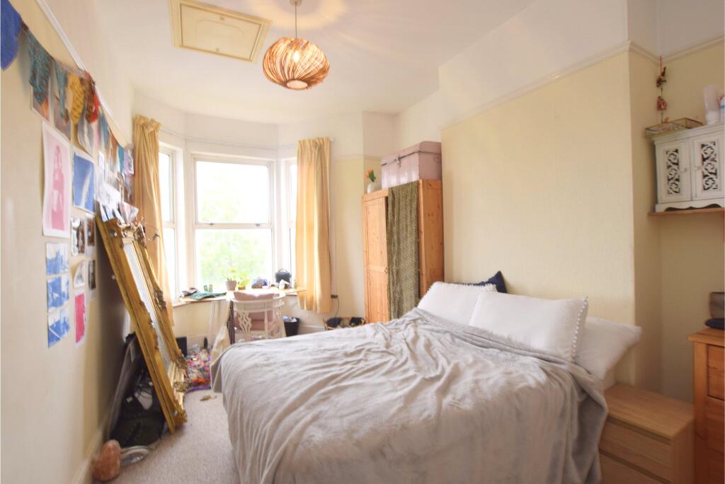 6 bedroom terraced house for rent