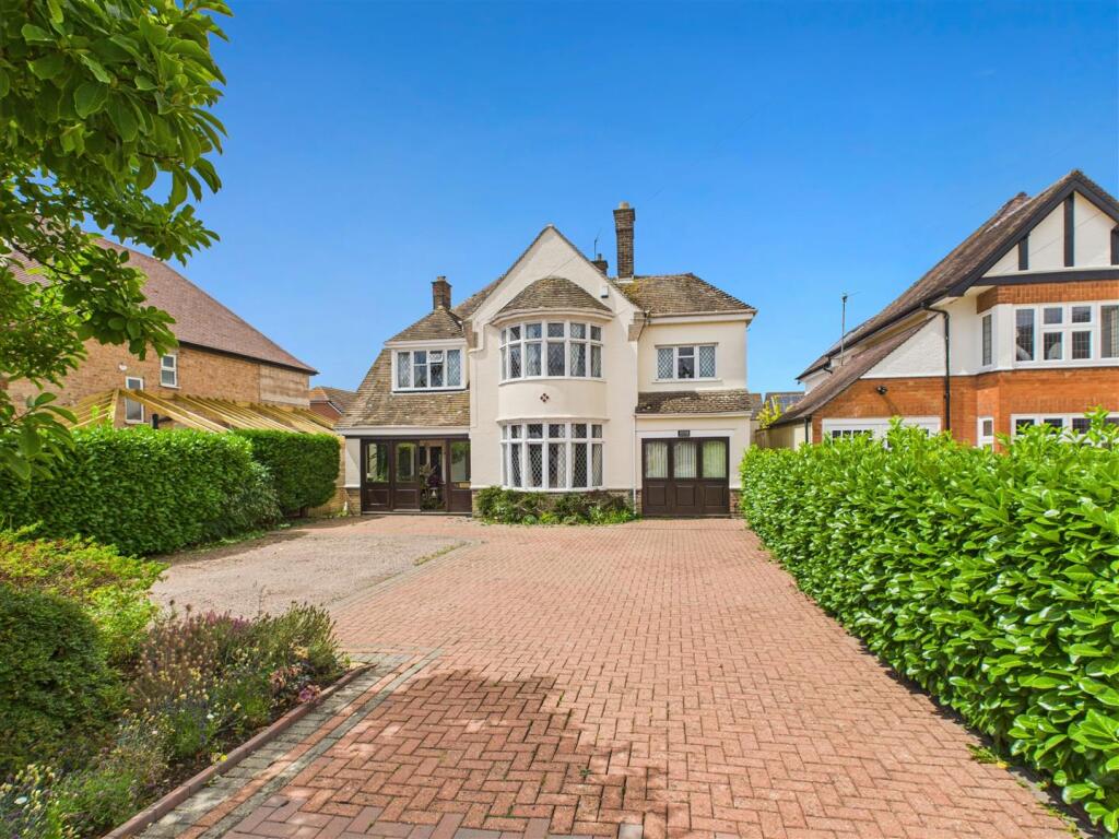 Main image of property: Cheltenham Road, Evesham