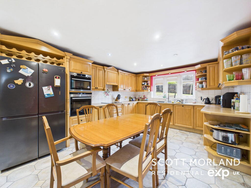 House in Basingstoke and Deane, Basingstoke - View 3