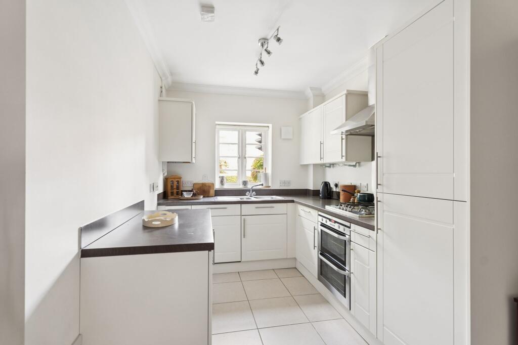Apartment in Three Rivers, The Cedars Estate, Batchworth - View 5
