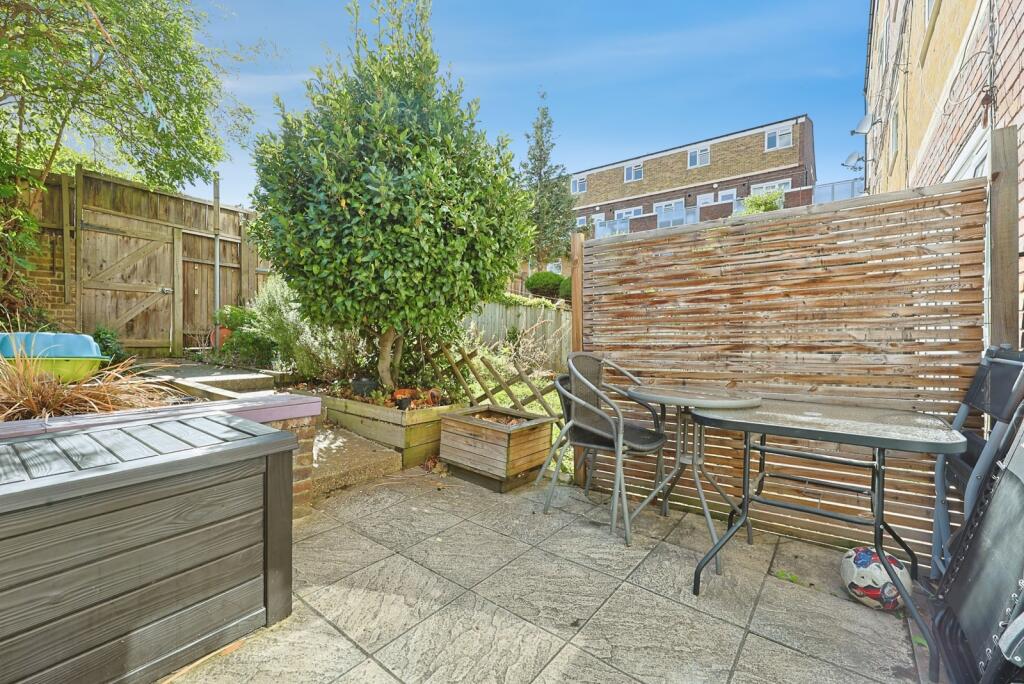 Apartment in London - View 4