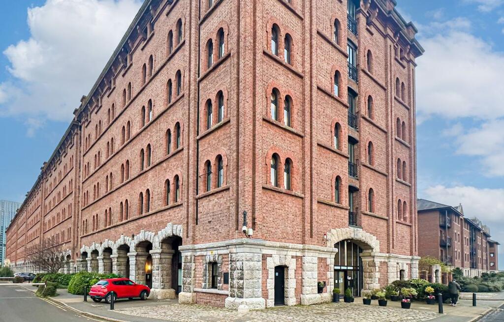 2-bed flat on Waterloo Road, Waterloo Warehouse Waterloo Road, L3, £350,000