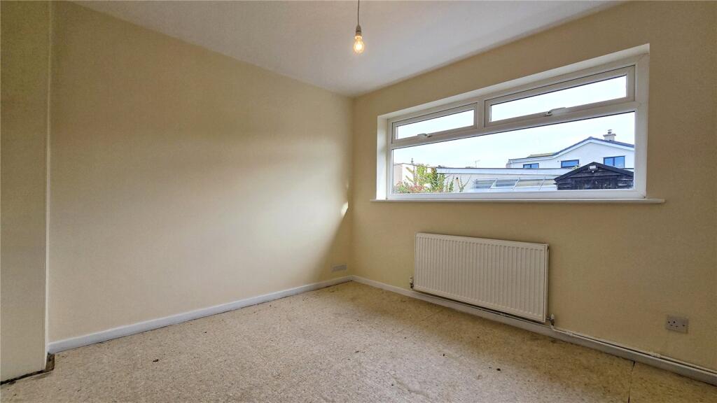 House in Llaingoch, Pentre Pella, Holyhead - View 5