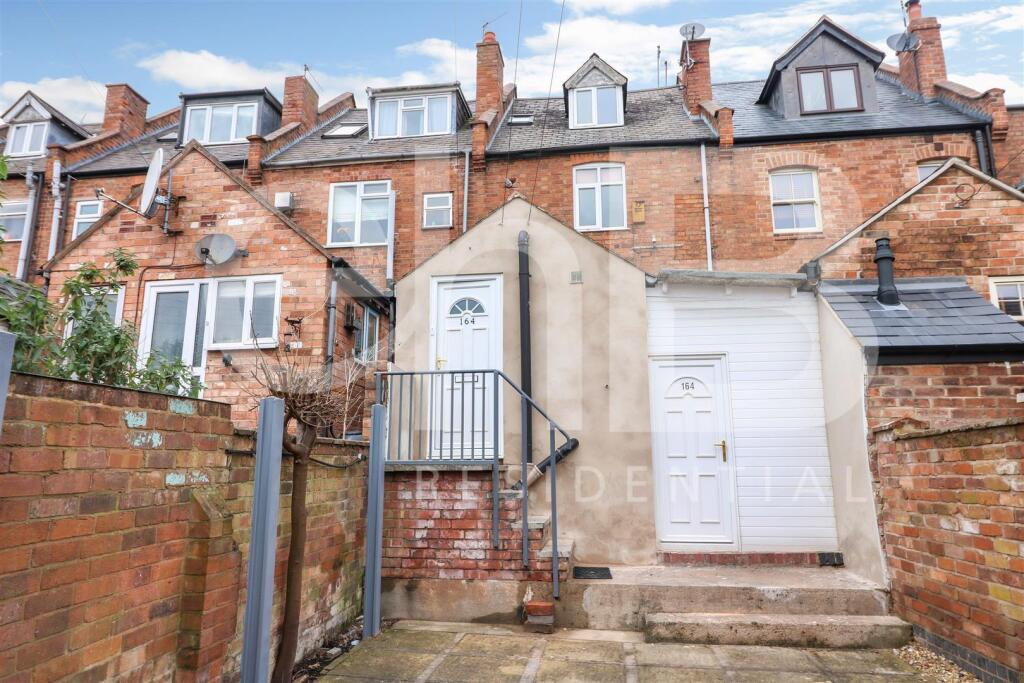 Main image of property: Emscote Road, Warwick