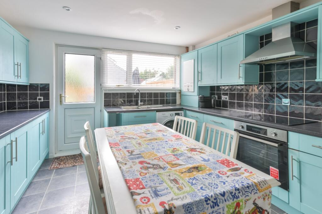 House in Kirkcaldy - More