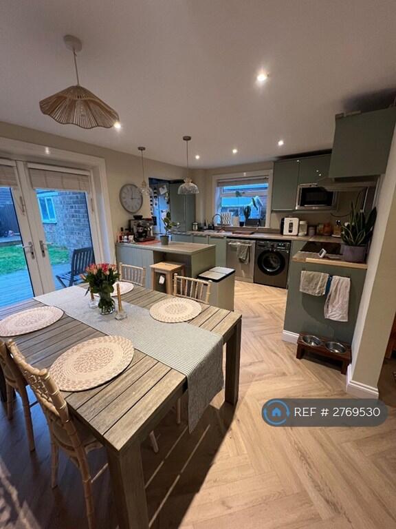 Main image of property: Redfield Close, Dunstable, LU6