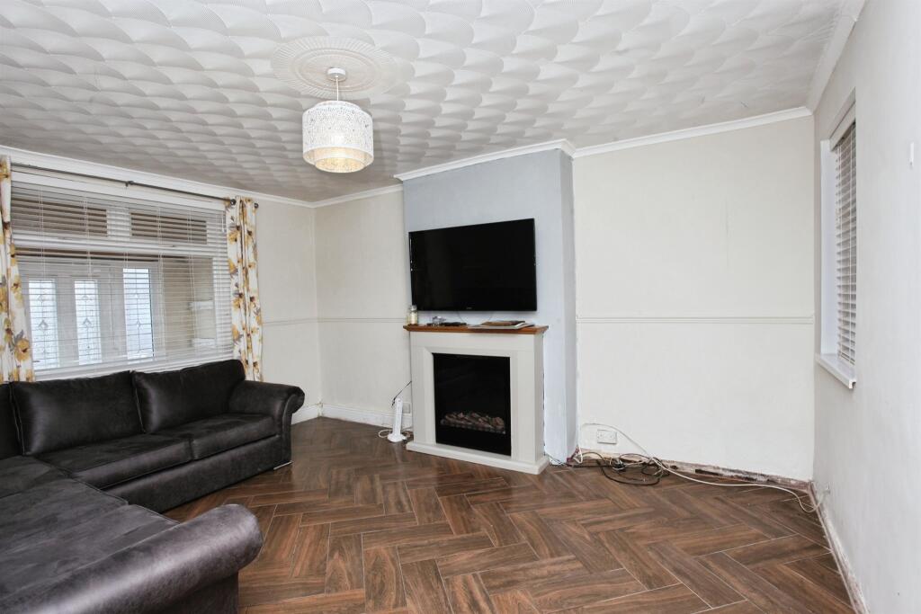 Gelli Road, Llanharry, PONTYCLUN photo 4