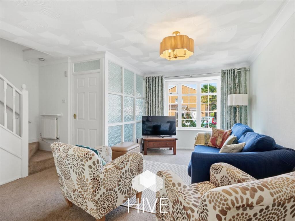 Laburnum Close, Ferndown photo 5