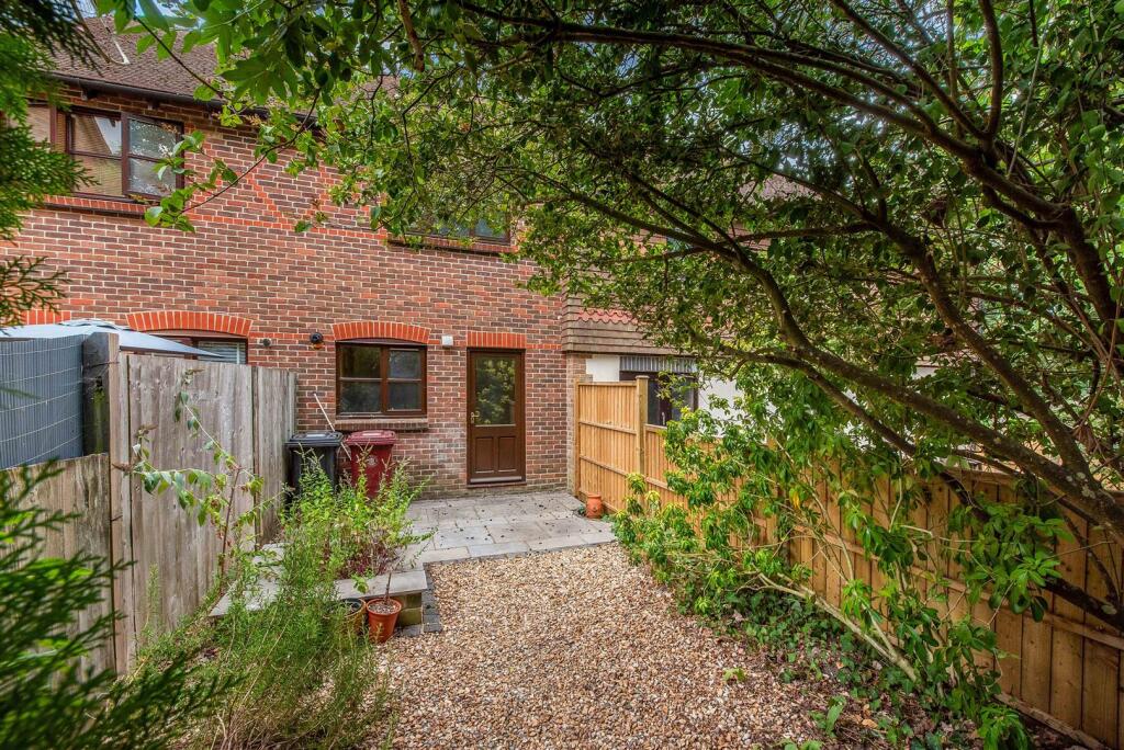 Woodlands Lane, Chichester photo 2