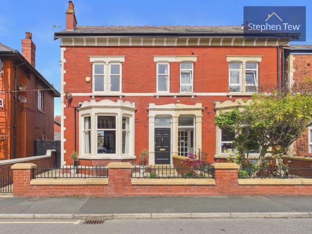 Main image of property: 14 Victoria Road, Poulton-Le-Fylde, FY6
