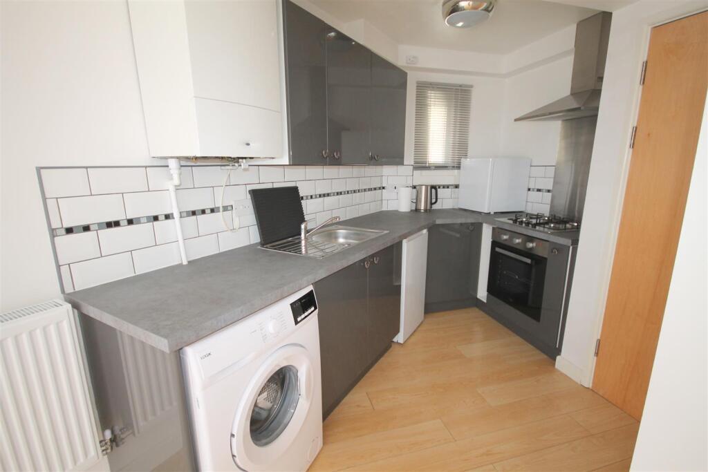 Apartment in Bristol, Staple Hill and Mangotsfield - View 3