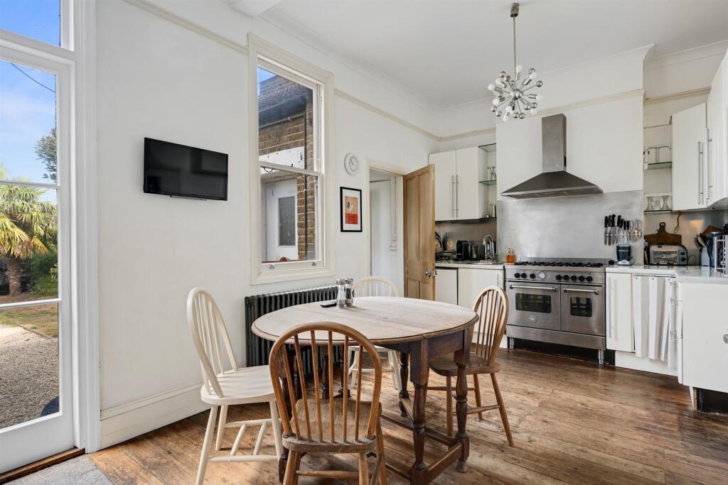 House in London, Eltham Park, Well Hall - View 4