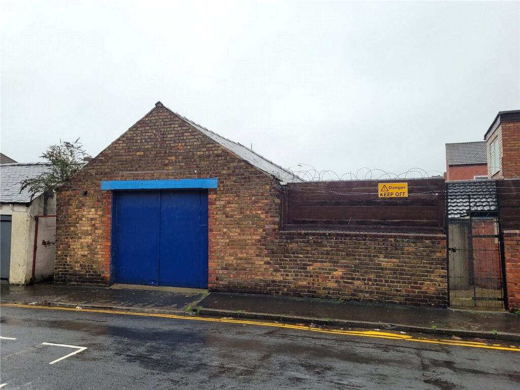 Studio parking on Hainton Avenue, 141 Hainton Avenue, DN32, £55,000