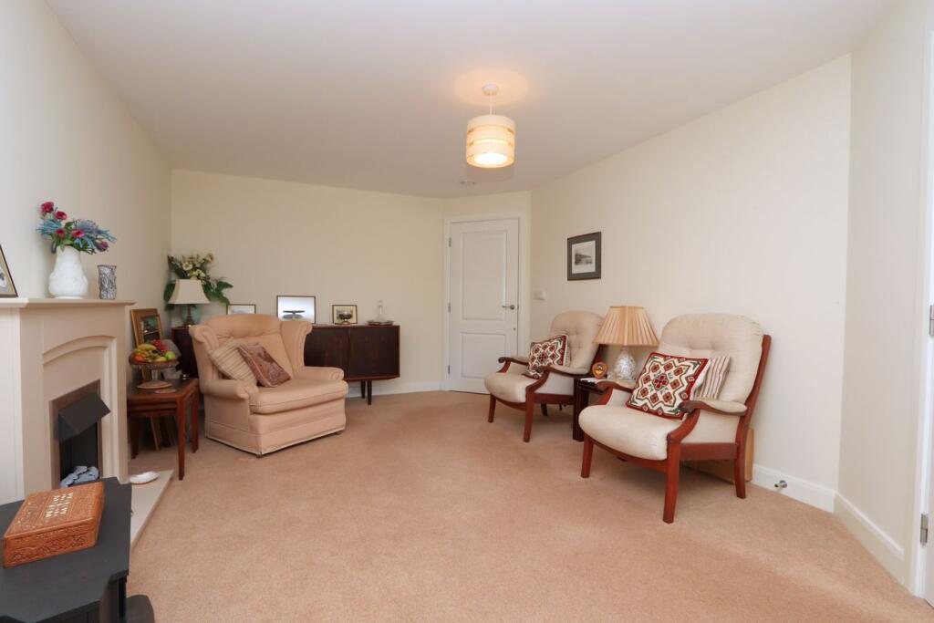 Apartment in Stoke-on-Trent - View 4