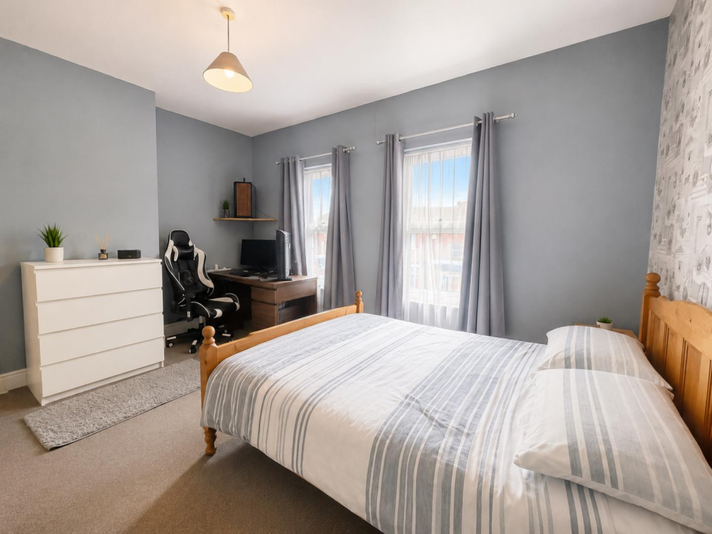 House in Northampton, Phippsville - More