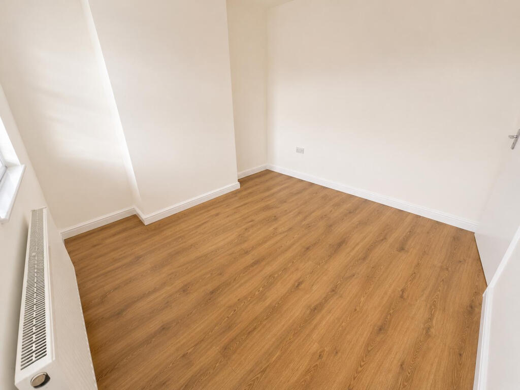 Apartment in Romford - View 5