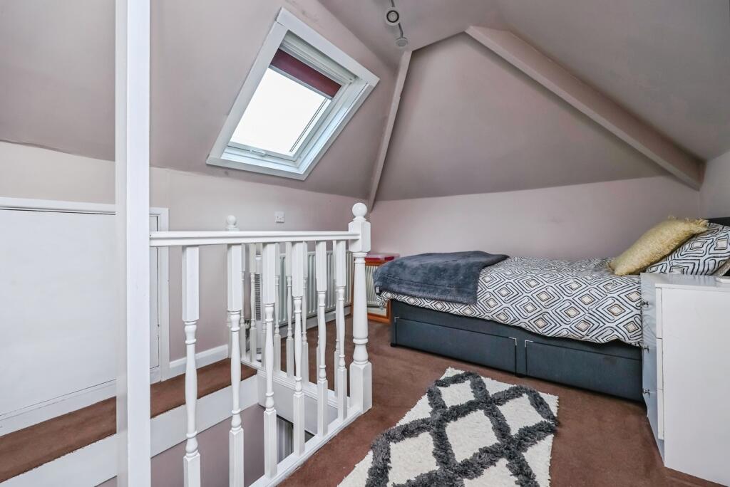House in Nottingham, Clifton - View 4
