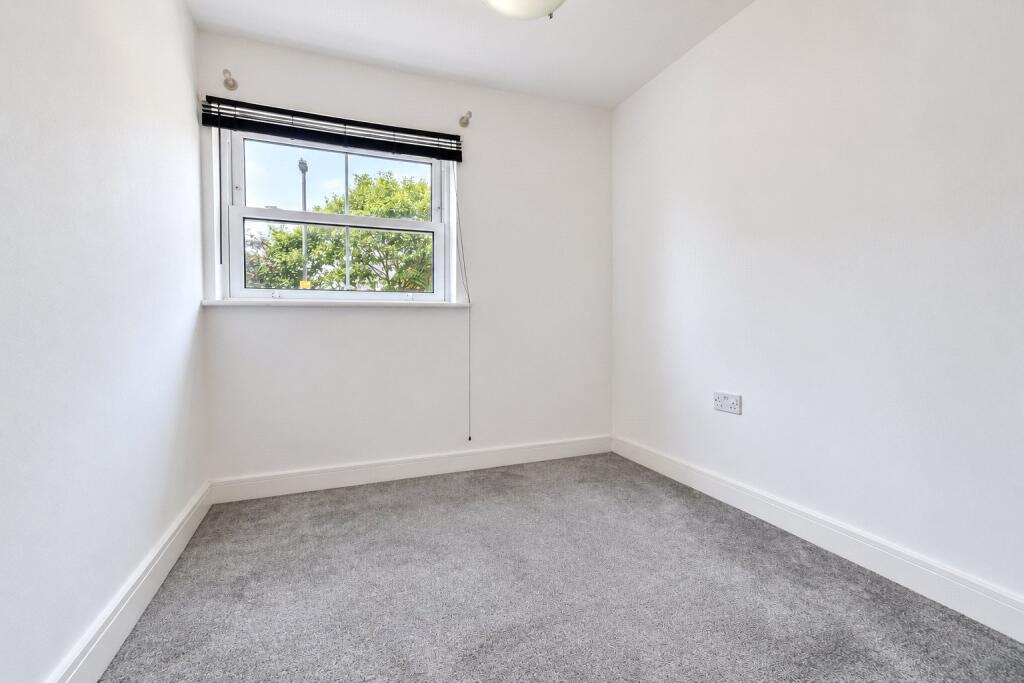 Apartment in Chelmsford - View 5